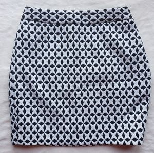 Banana Republic Geometric Quilted Woven Mini Skirt Size 00Petite